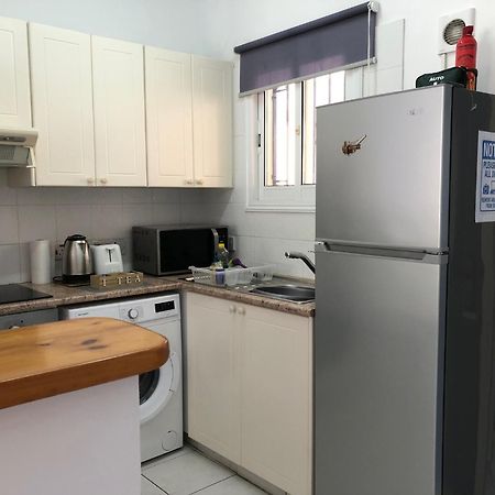 Stylish 1 Bedroom Apartment In Limnaria Gardens Paphos ภายนอก รูปภาพ