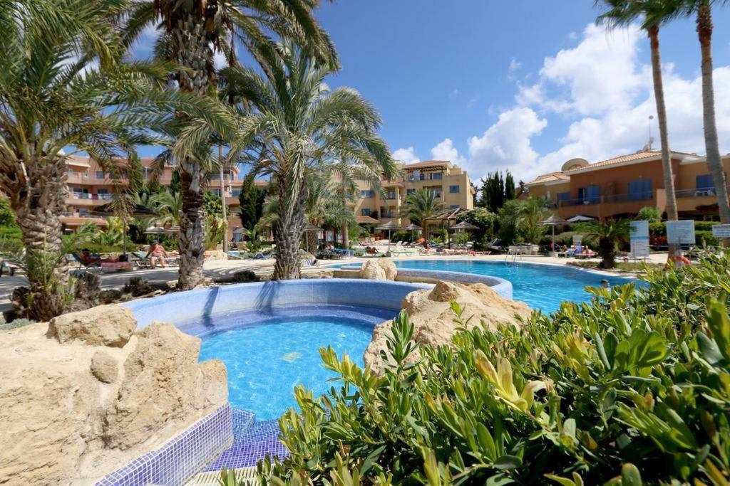 Stylish 1 Bedroom Apartment In Limnaria Gardens Paphos ห้อง รูปภาพ