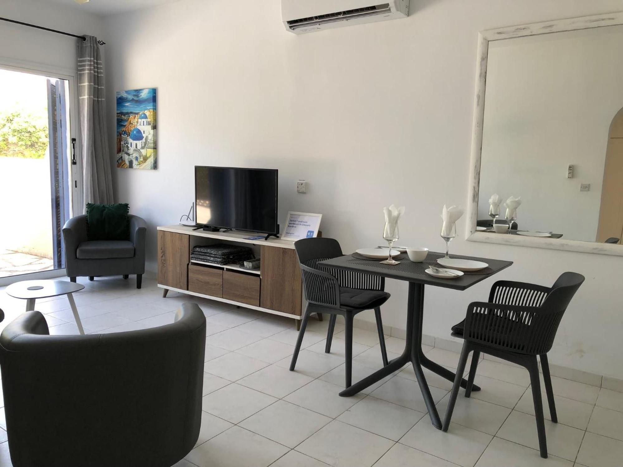 Stylish 1 Bedroom Apartment In Limnaria Gardens Paphos ภายนอก รูปภาพ