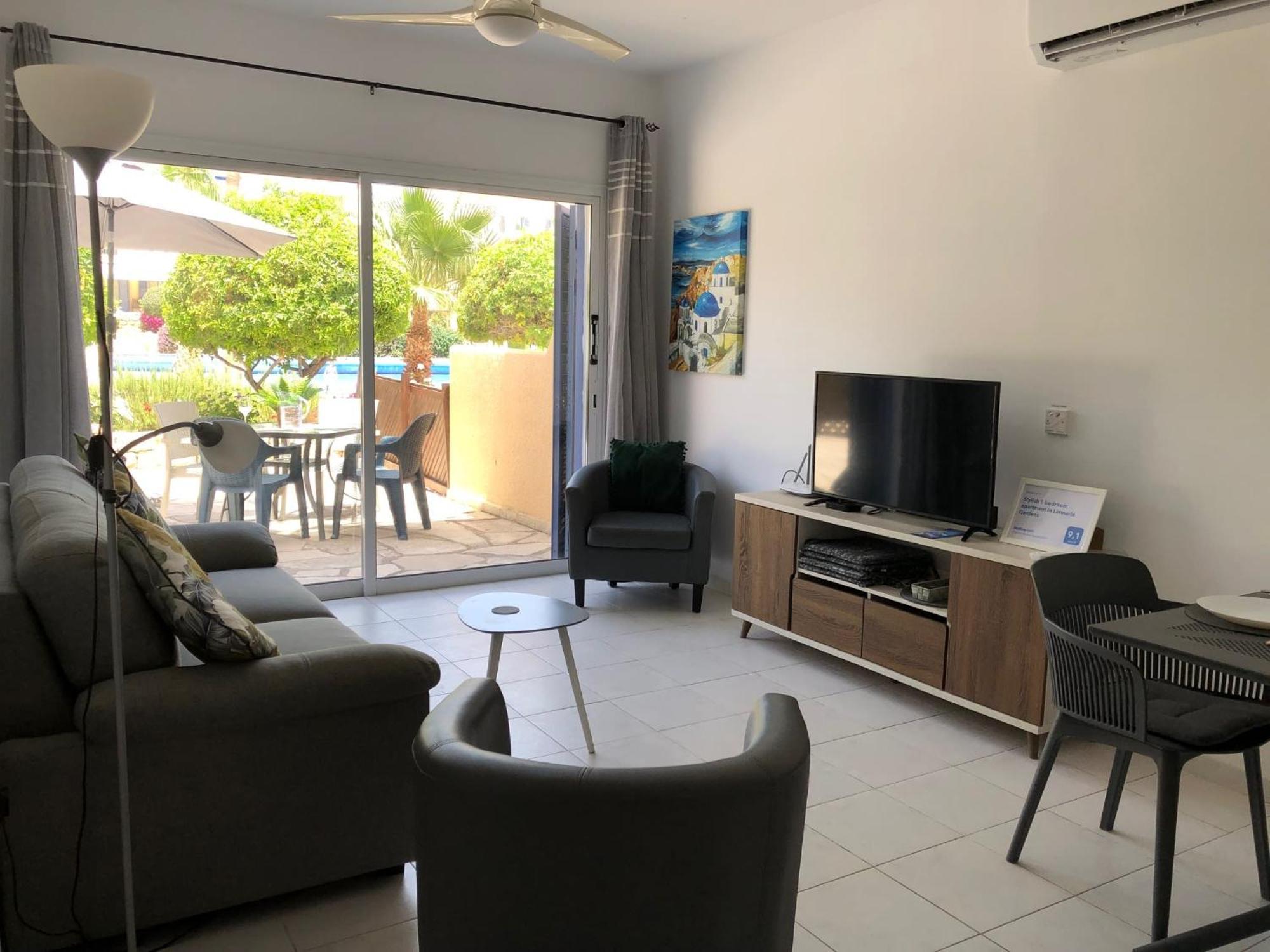 Stylish 1 Bedroom Apartment In Limnaria Gardens Paphos ภายนอก รูปภาพ