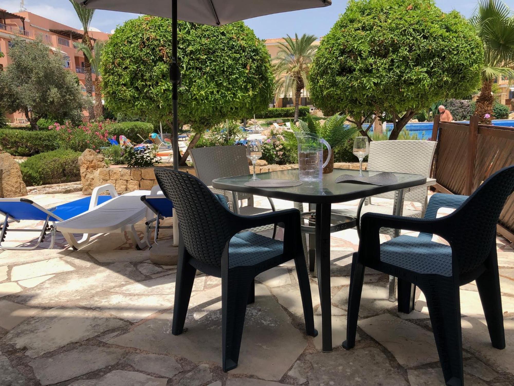Stylish 1 Bedroom Apartment In Limnaria Gardens Paphos ภายนอก รูปภาพ