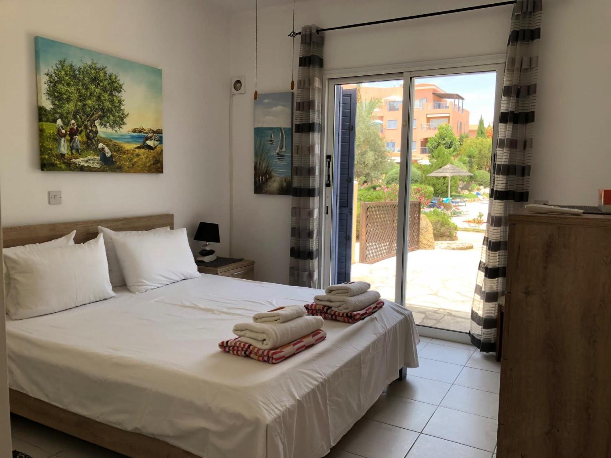Stylish 1 Bedroom Apartment In Limnaria Gardens Paphos ภายนอก รูปภาพ