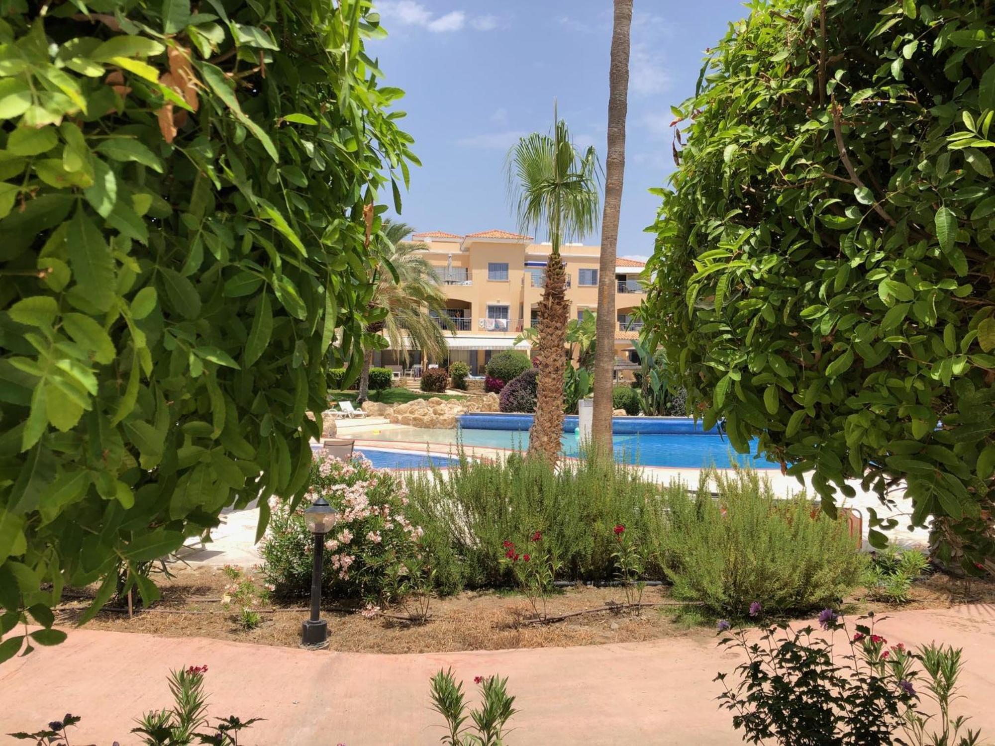 Stylish 1 Bedroom Apartment In Limnaria Gardens Paphos ภายนอก รูปภาพ