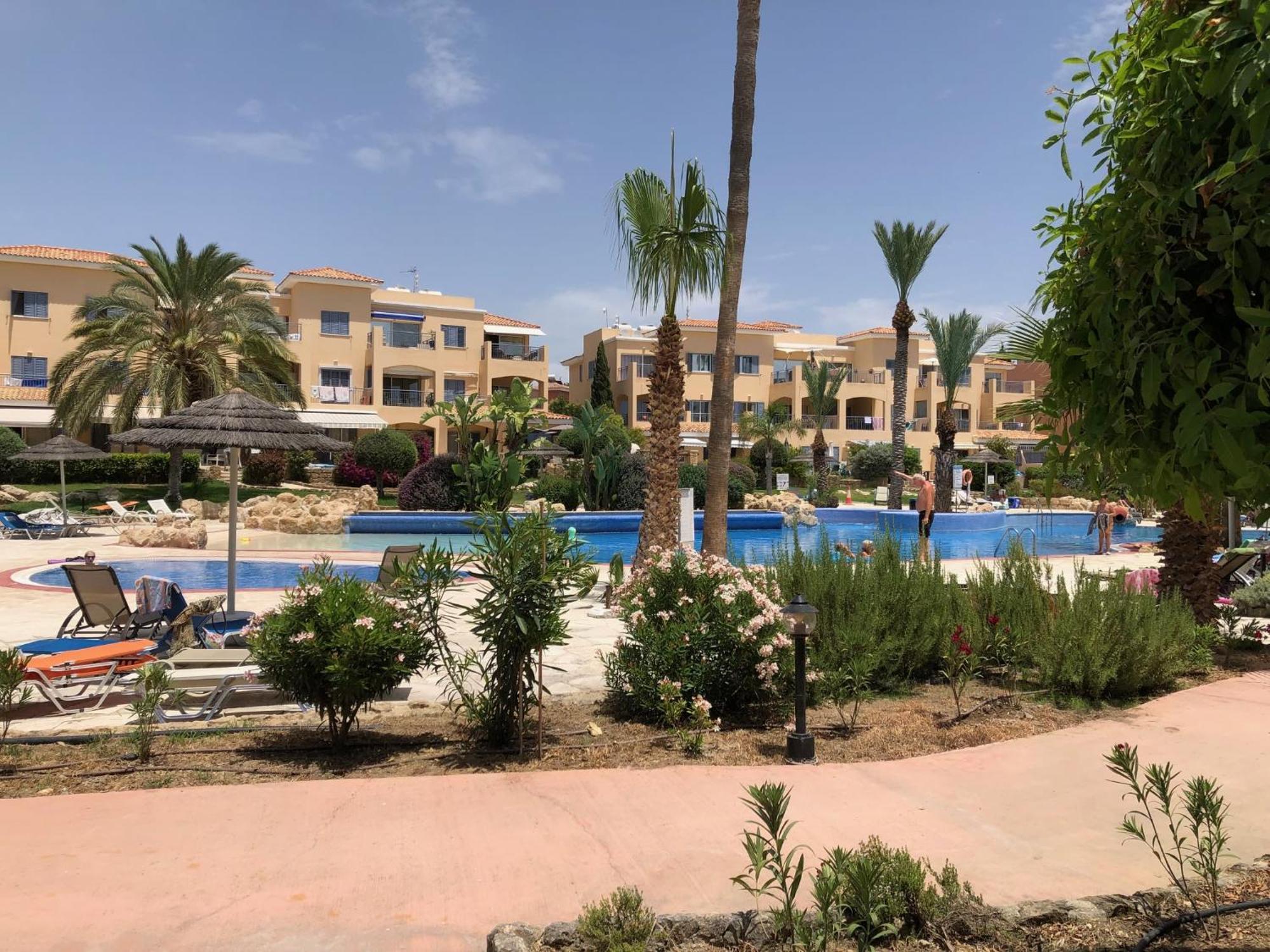 Stylish 1 Bedroom Apartment In Limnaria Gardens Paphos ภายนอก รูปภาพ